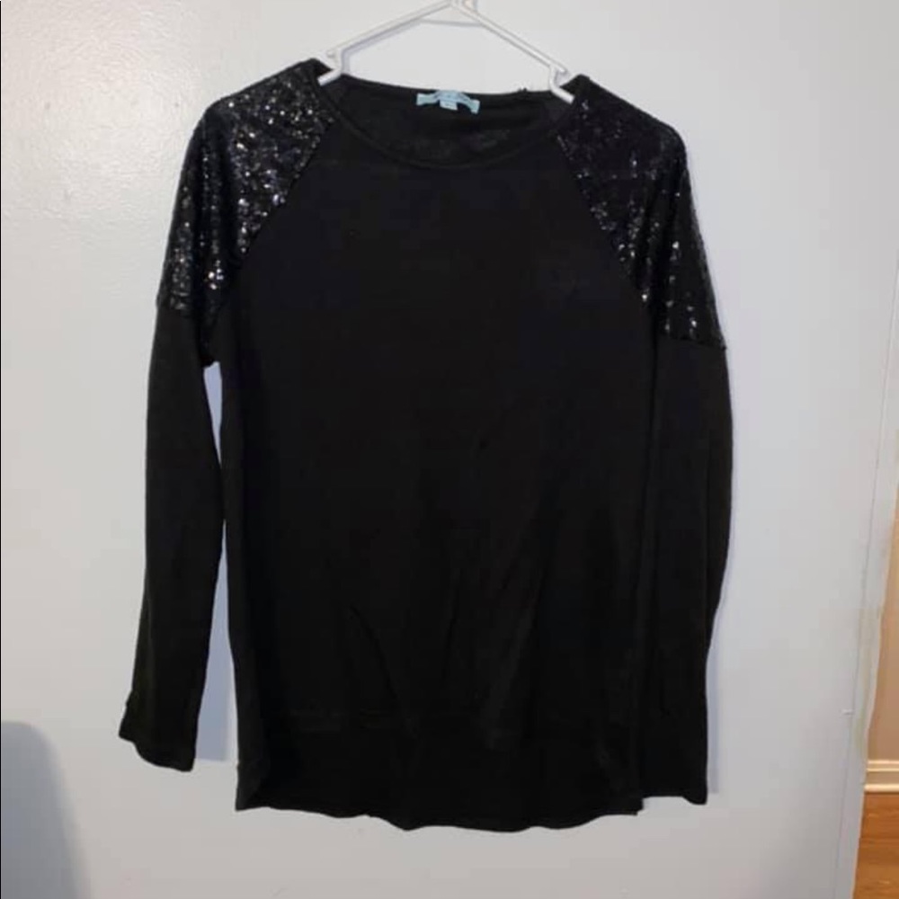 Long sleeve black shirt